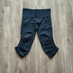 Lululemon Ebb & Flow Ruched Crop Leggings Size 6 Deep Coal Seamless Mid Rise